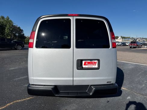 Used 2017 Chevrolet Express 3500 LS RWD image 4
