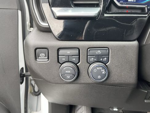 Used 2024 Chevrolet Silverado 2500 LT AWD/4WD image 28
