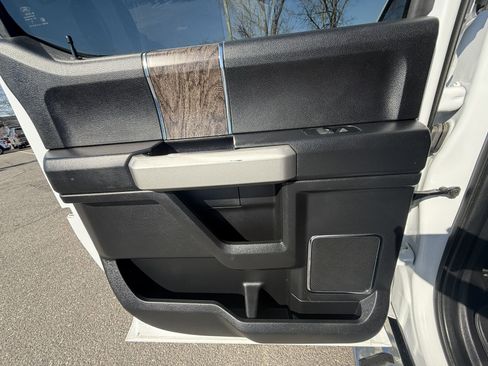 Used 2019 Ford F250 Lariat w/ Lariat Value Package image 25