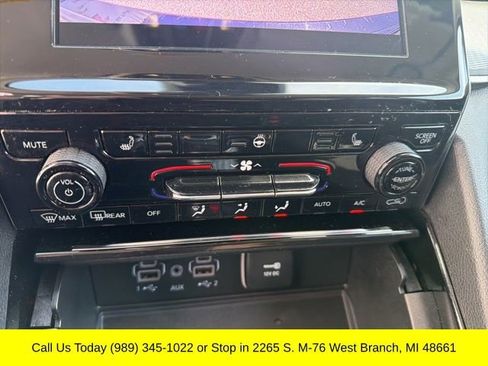 Used 2023 Jeep Grand Cherokee Laredo w/ Luxury Tech Group I AWD/4WD image 21