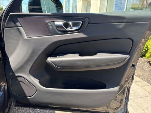 Used 2025 Volvo XC60 B5 Plus w/ Climate Package AWD/4WD image 15