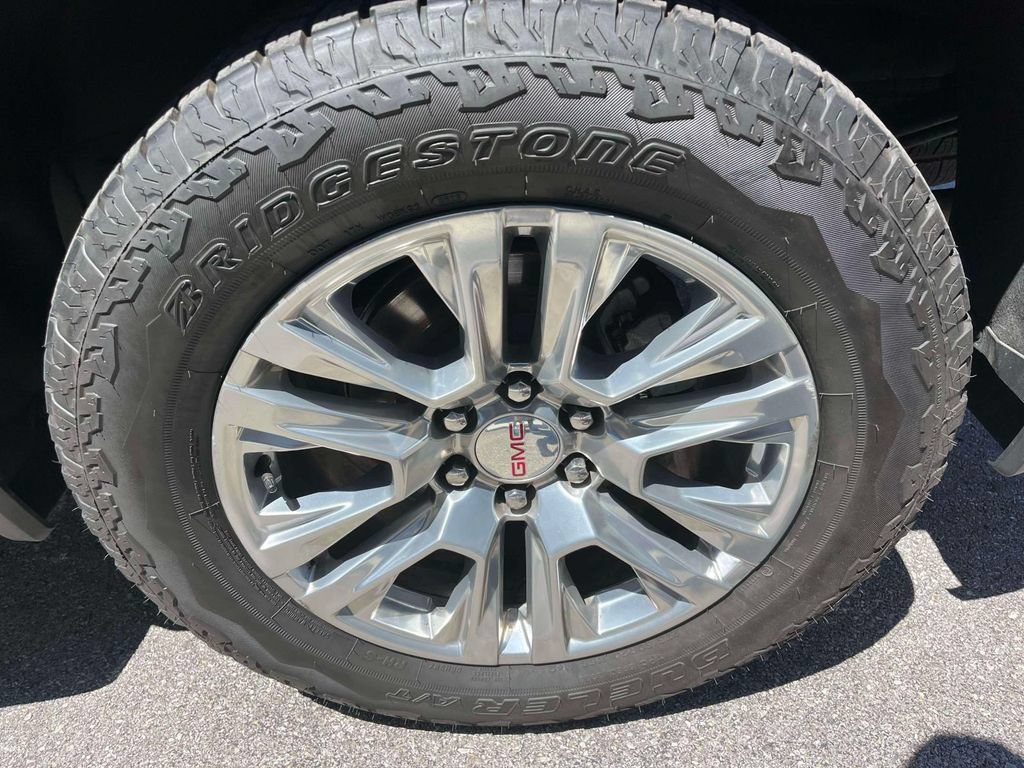 Used 2024 GMC Sierra 1500 Denali w/ Technology Package AWD/4WD image 12