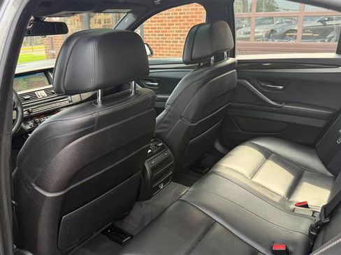 Used 2015 BMW 550i xDrive w/ M-Sport Package AWD/4WD image 24