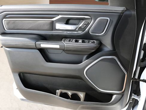 Used 2022 RAM 1500 Laramie AWD/4WD image 12
