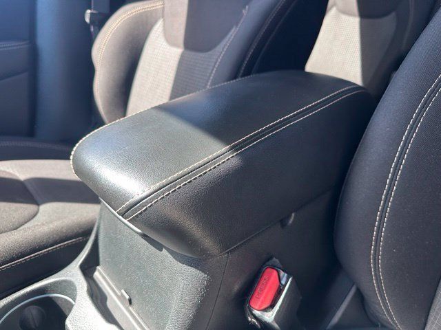 Used 2016 Jeep Cherokee Latitude AWD/4WD image 26