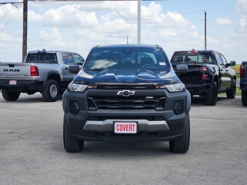 Used 2024 Chevrolet Colorado Trail Boss w/ Advanced Trailering Package AWD/4WD image 2
