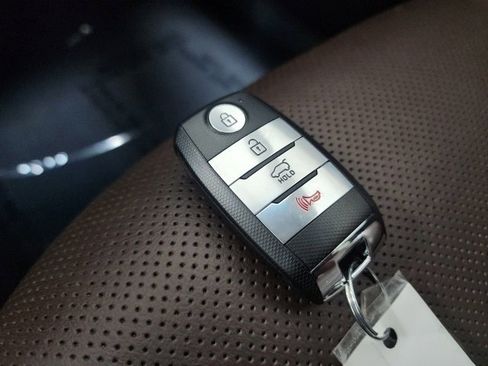 Used 2019 Kia Sorento SX image 38