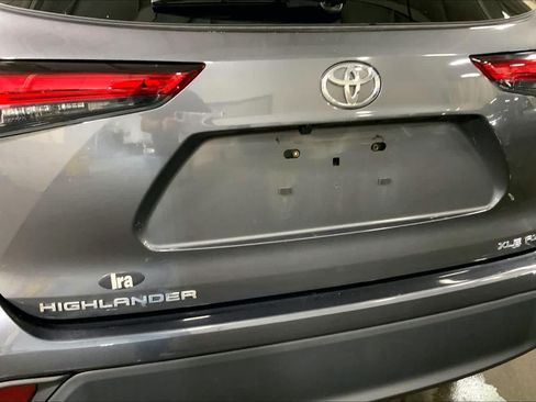 Used 2023 Toyota Highlander XLE AWD/4WD image 31