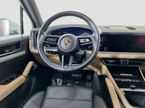 Certified 2024 Porsche Cayenne AWD/4WD image 24