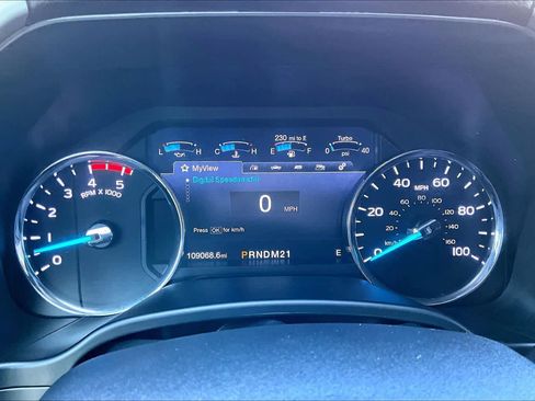 Used 2019 Ford F250 Lariat w/ Lariat Ultimate Package AWD/4WD image 26