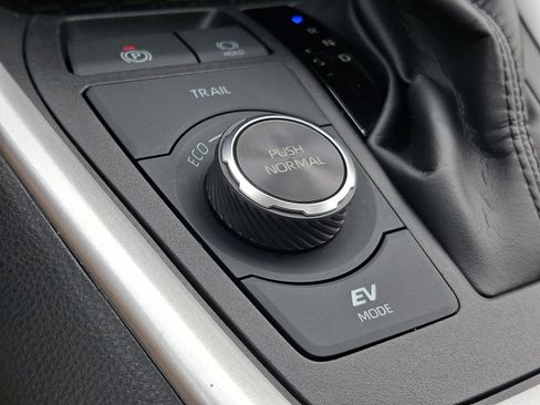 Used 2024 Toyota RAV4 XLE w/ Convenience Package AWD/4WD image 23