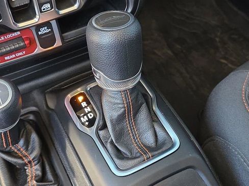 Certified 2021 Jeep Gladiator Mojave w/ Cold Weather Group image 32