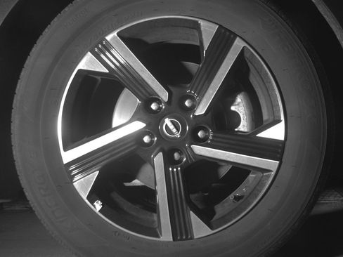 Used 2025 Nissan Sentra SV FWD image 13