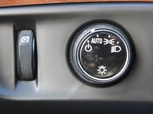 Used 2020 Cadillac Escalade Premium Luxury image 57