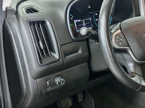 Used 2018 Chevrolet Colorado LT w/ LT Convenience Package RWD image 16