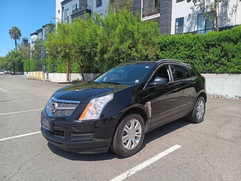 Used 2010 Cadillac SRX Luxury FWD image 3