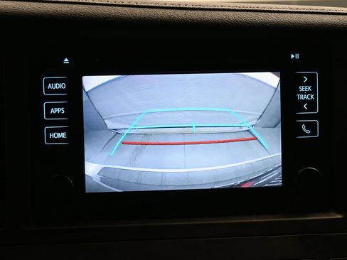 Used 2016 Toyota Sienna XLE image 22