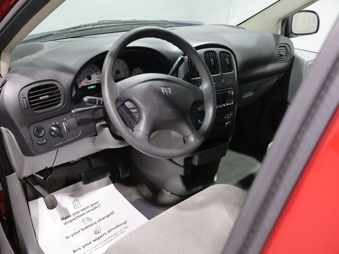 Used 2006 Dodge Caravan SXT w/ Popular Equipment Group I FWD image 16