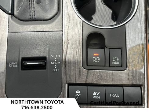 Used 2020 Toyota Highlander Platinum image 31