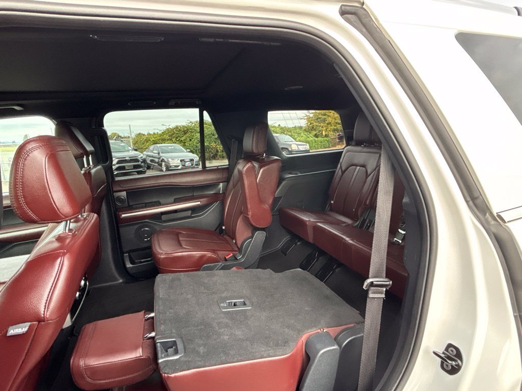 Used 2024 Ford Expedition Limited AWD/4WD image 10