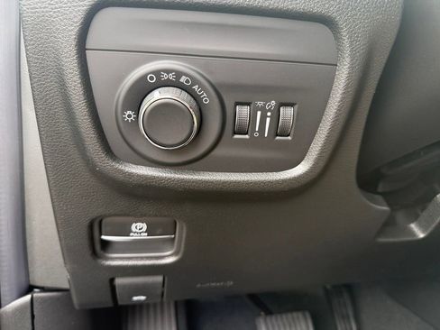 New 2026 Jeep Grand Cherokee Altitude AWD/4WD image 24