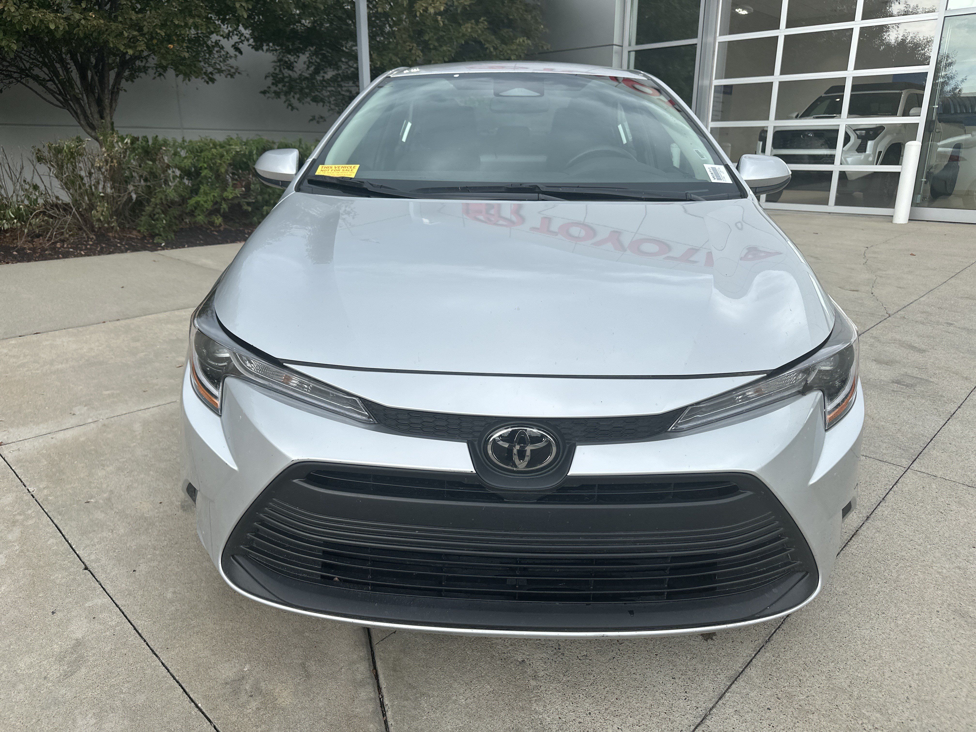 Used 2025 Toyota Corolla LE FWD image 5