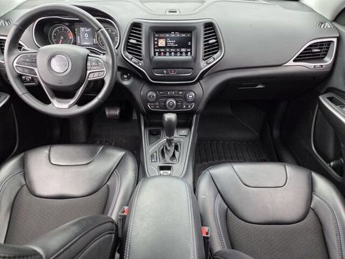 Used 2019 Jeep Cherokee Latitude Plus FWD image 13