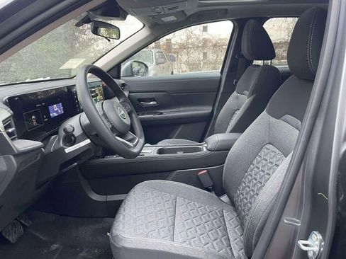 New 2025 Nissan Kicks SV w/ SV Premium Package image 14