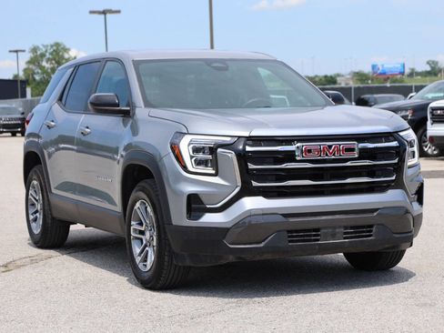 Used 2025 GMC Terrain Elevation AWD/4WD image 4