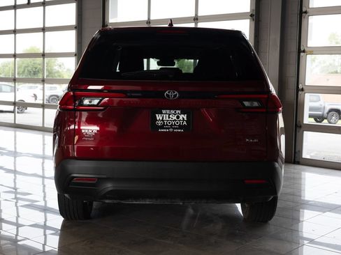 Certified 2024 Toyota Grand Highlander AWD image 4