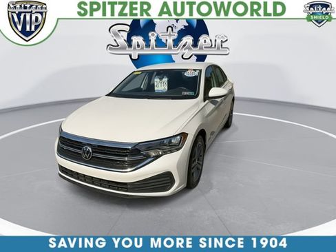 Used 2023 Volkswagen Jetta SE FWD image 4
