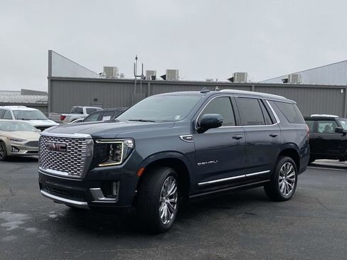 Used 2021 GMC Yukon Denali w/ Denali Premium Package image 8