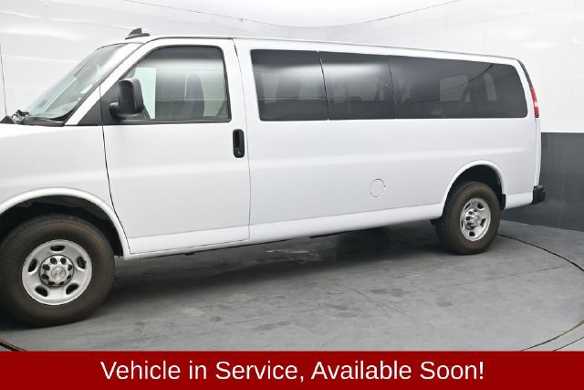 Used 2024 Chevrolet Express 3500 LS RWD image 3