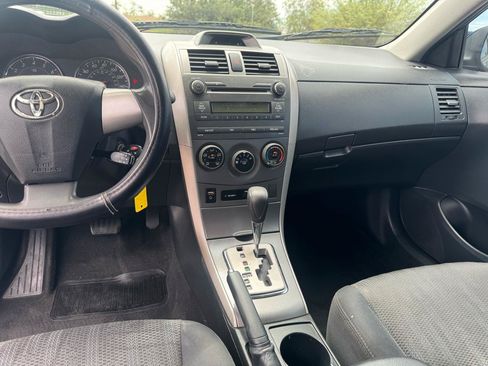 Used 2013 Toyota Corolla S FWD image 30