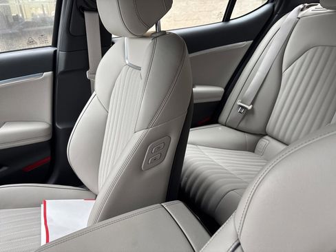 Used 2023 Genesis G70 2.0T w/ Sport Prestige Package image 13