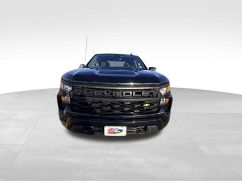 Used 2022 Chevrolet Silverado 1500 Custom image 3