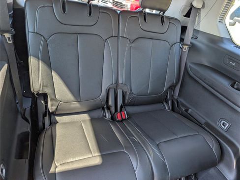 Used 2023 Jeep Grand Cherokee L Limited w/ Luxury Tech Group II image 13