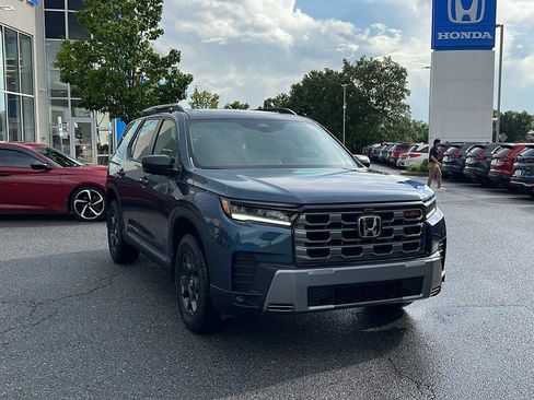Used 2026 Honda Pilot TrailSport image 1