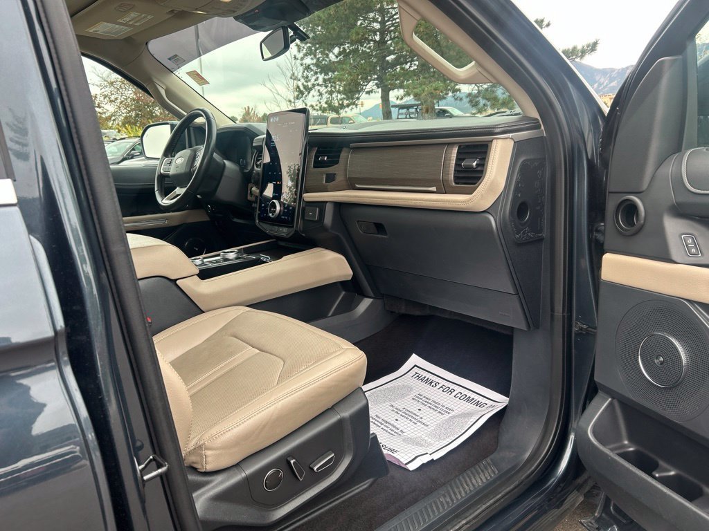 Used 2023 Ford Expedition Limited AWD/4WD image 12