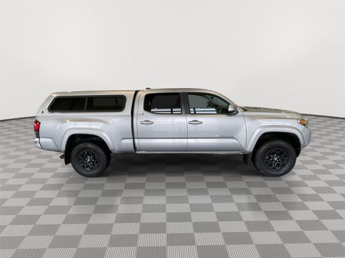 Used 2019 Toyota Tacoma SR5 image 11