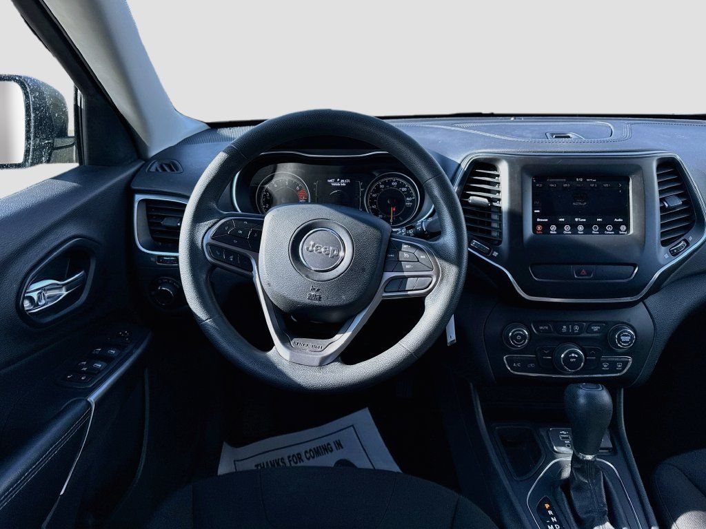 Used 2020 Jeep Cherokee Latitude FWD image 25