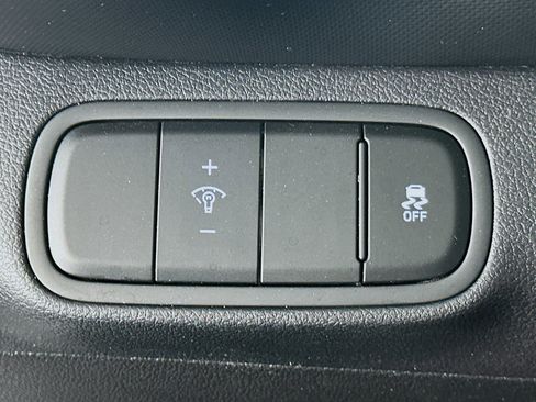 Used 2023 Hyundai Venue SEL image 17
