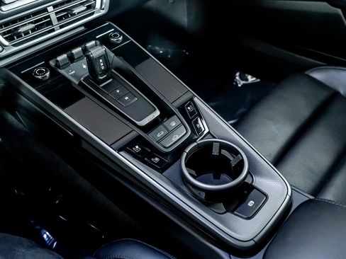 Used 2020 Porsche 911 Carrera 4S w/ Sport Package image 45