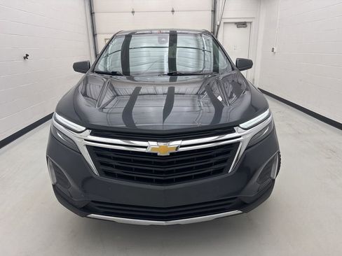 Used 2022 Chevrolet Equinox LT w/ Driver Convenience Package image 2