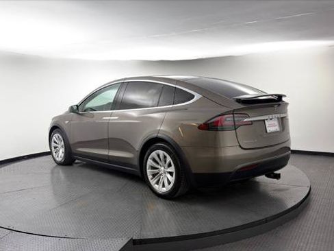 Used 2016 Tesla Model X 90D AWD/4WD image 4