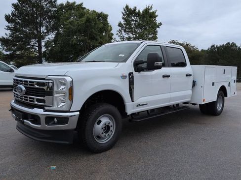 New 2026 Ford F350 XL w/ XL Chrome Package AWD/4WD image 7