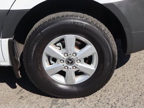 Used 2019 Mercedes-Benz Sprinter 2500 image 42