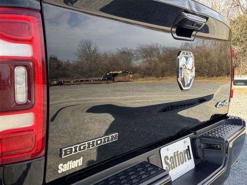 Used 2024 RAM 2500 Big Horn w/ Safety Group image 10