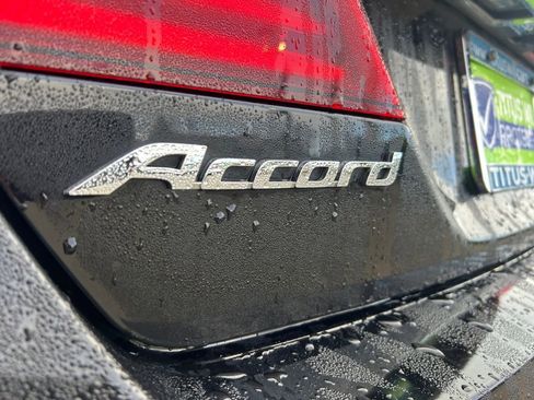 Used 2017 Honda Accord EX-L image 32