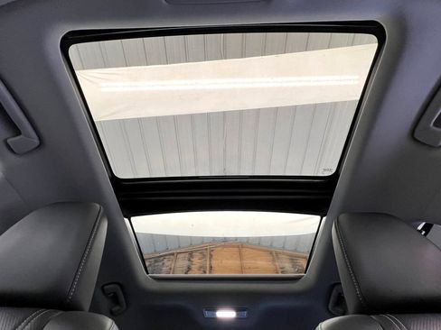 Used 2022 Lexus RX 450h AWD w/ Luxury Package image 25